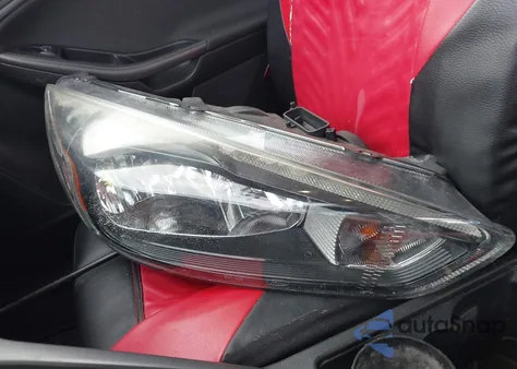 2016 Ford Focus Se z USA, uszkodzony, nr VIN 1FADP3F28GL392957